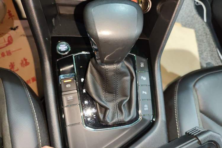 Used Volkswagen Tiguan L 2019 Revised 330TSI Automatic Two-Wheel Drive Smart & Luxury Edition China VI Standard