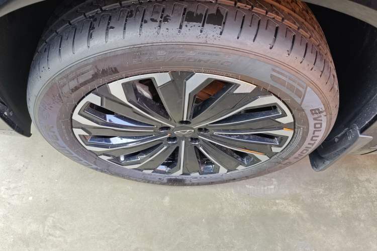 Used Chery Tiggo 9 2023 2.0T Automatic Two-Wheel Drive Luxury Version 7 Seats