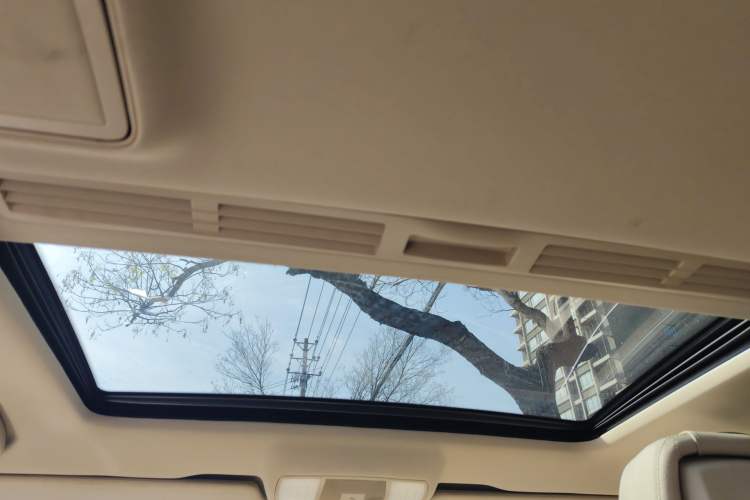 Used Mercedes-Benz E-Class 2015 E 200 L Headliner