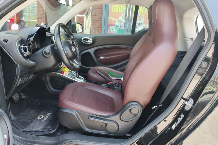 Used smart fortwo 2015 1.0L 52 kW Hardtop Passion Edition Left Front Seat