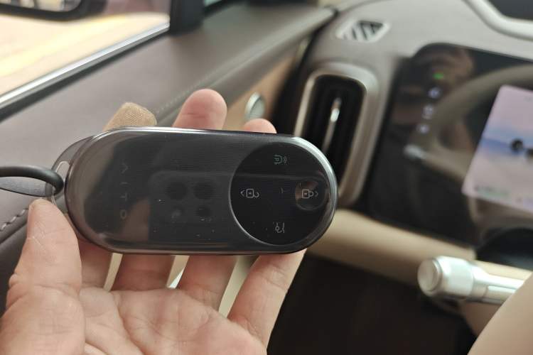 Used Hima AITO M9 2024 Range-Extended Ultra Version 42 kWh 6-Seater Model Vehicle Key