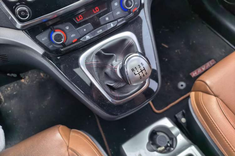 Used Haval H6 2015 Sport Edition 1.5T Manual Two-Wheel Drive Elite Model
