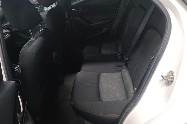 Used Mazda CX-4 2020 2.0L Automatic Two-Wheel Drive Blue Sky Dynamic Edition Left Rear Seat