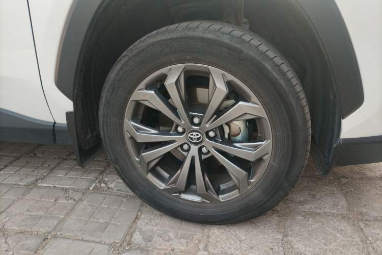 Used Toyota RAV4 2023 2.0L CVT Two-Wheel Drive 20th Anniversary Platinum Edition