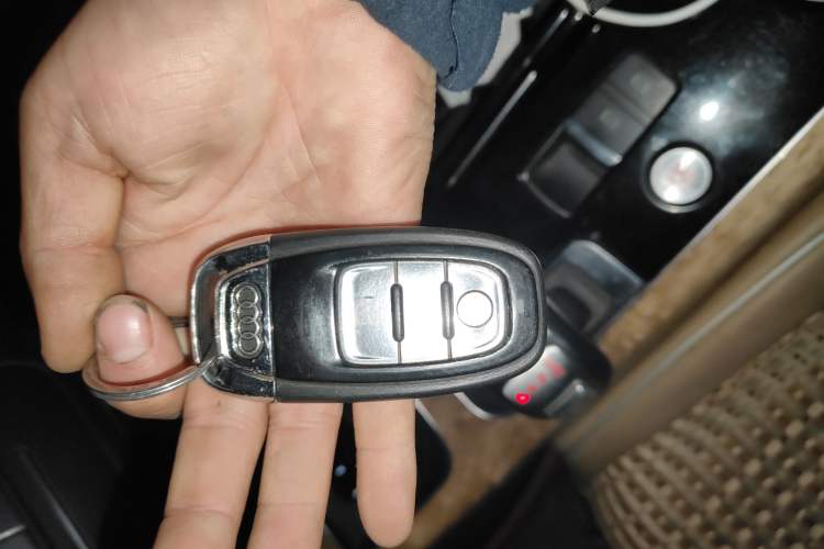 Used Audi A8 2013 A8L 45 TFSI quattro Comfort model