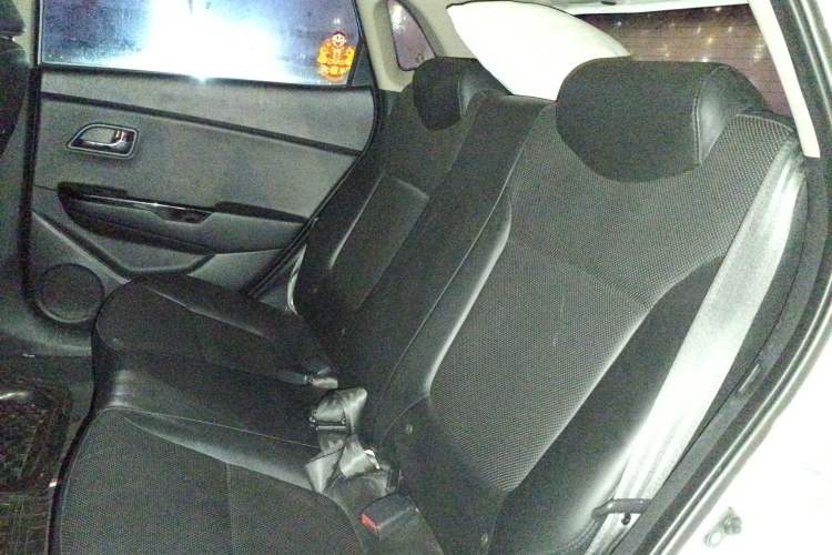 Used Kia K2 2012 Hatchback 1.6L AT Premium Commemorative Edition
