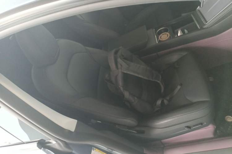 Used Tesla Model Y 2025 Rear-Wheel-Drive Version
