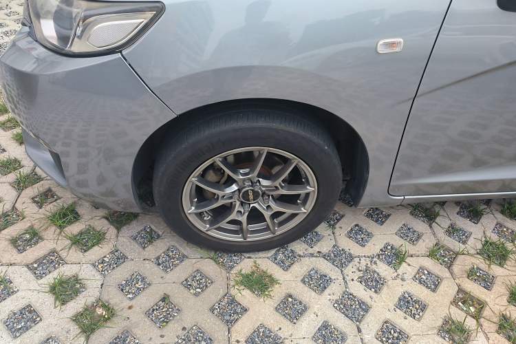 Used Honda Fit 2016 1.5L LXS CVT Comfort Sunroof Version Left Front Wheel Hub