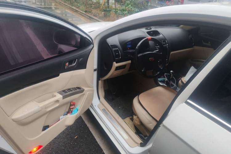 Used Geely Auto Classic Emgrand 2013 Sedan 1.5L Manual Elite Model
