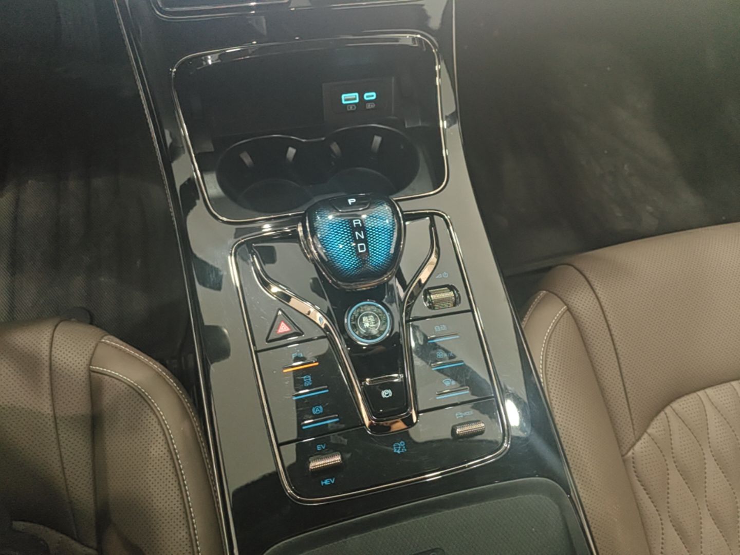 BYD Han 2023 DM-i Champion Edition 121KM Prestige Model - Premium — снимка 16