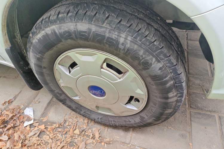 Used JMC Fushun 2022 2.0T Manual Multi-Function Passenger Vehicle Short Wheelbase Mid-Height Roof 6-Seater
