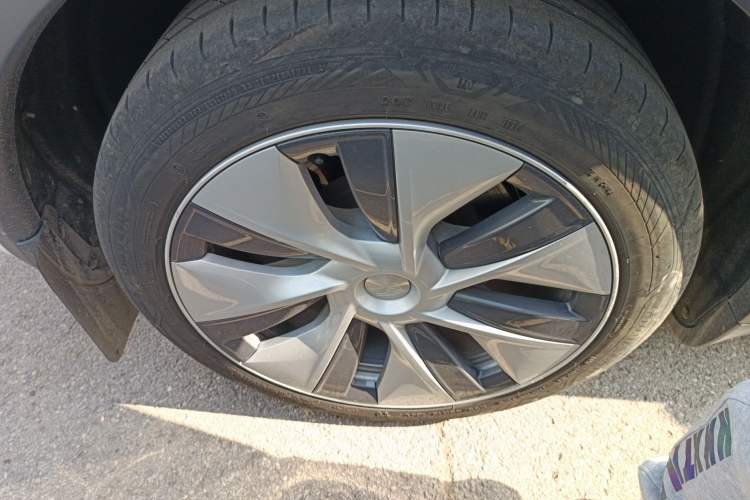 Used Tesla Model Y 2021 Revised Version 2 Long-Range All-Wheel-Drive Edition