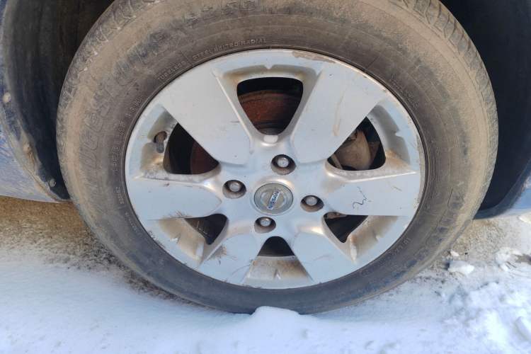 Used Nissan Geniss 2006 1.8L Automatic Standard Edition Right Front Wheel Hub