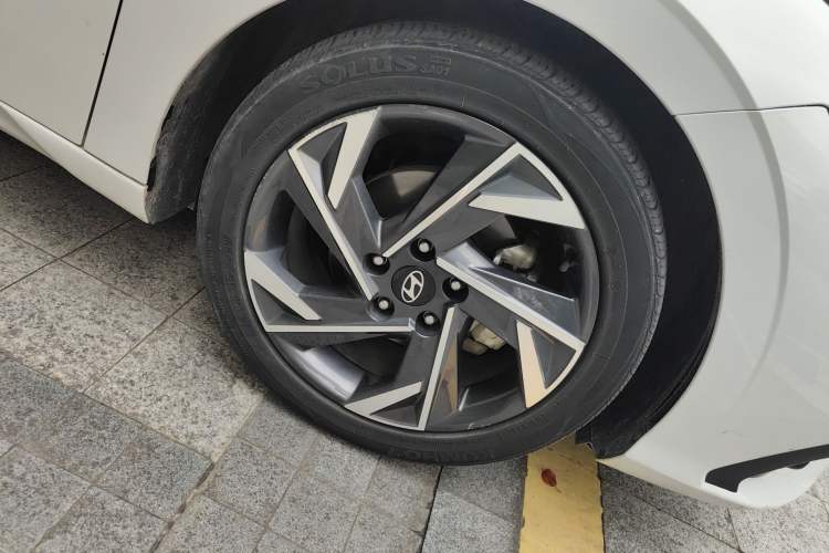 Used Hyundai Elantra 2023 1.5L CVT LUX Prestige Edition
