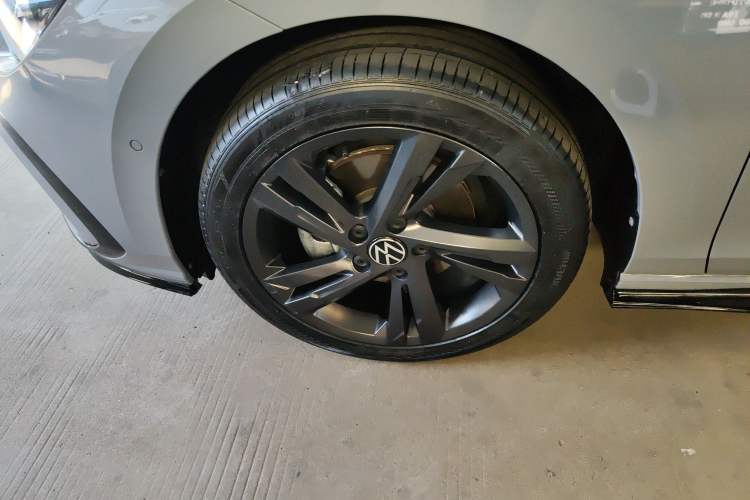 Used Volkswagen Golf 2023 Facelift 280TSI DSG R-Line Lite