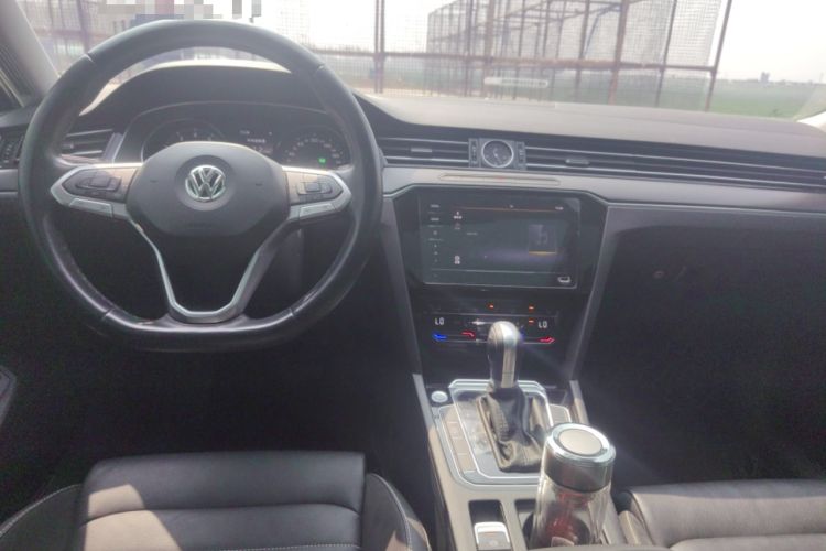 Used Volkswagen Magotan 2020 330TSI DSG Leading Model Center Console