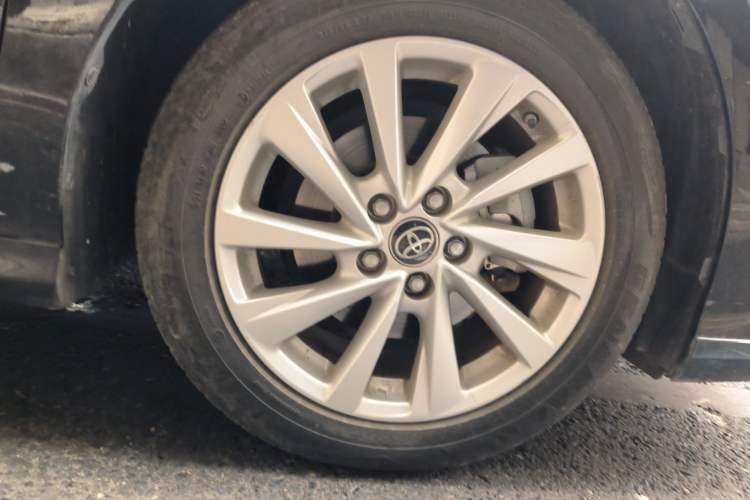 Used Toyota Camry 2021 2.0G Luxury Edition
