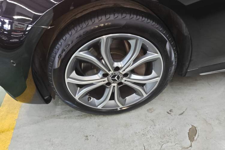 Used Mercedes-Benz E-Class 2020 Restyled E 300 L Sporty and Stylish Edition Exterior 4