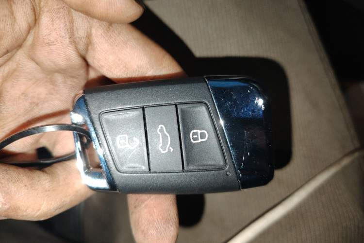 Used Volkswagen Magotan 2019 330TSI DSG Leading Model China VI Standard Vehicle Key