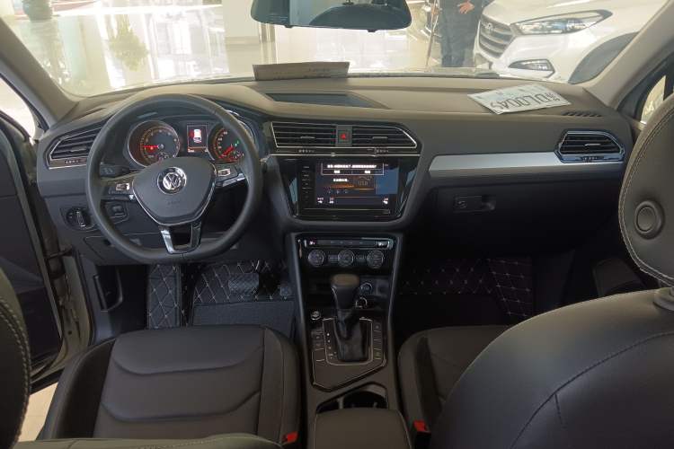 Used Volkswagen Tiguan L 2020 330TSI Automatic Two-Wheel Drive Panoramic Comfort Edition China VI Standard