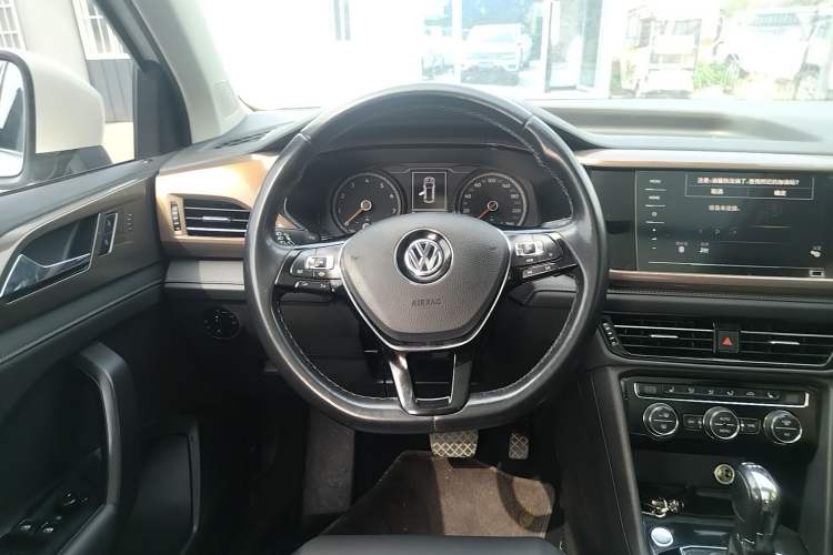 Used Volkswagen Tharu 2020 280TSI Two-Wheel Drive Luxury Edition China VI Standard Steering Wheel