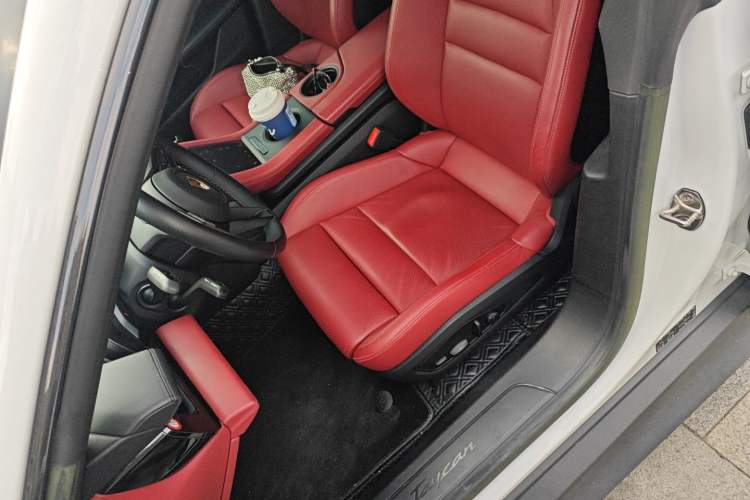 Used Porsche Taycan 2022-Year Updated Taycan