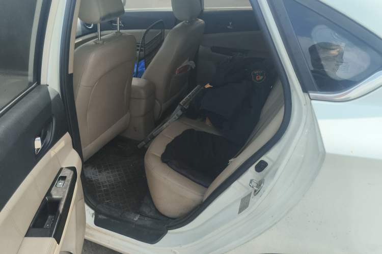 Used CHANGAN Eado 2013 1.6L Manual Luxury Model China V Standard Left Rear Seat