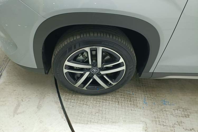 Used BYD Song L DM-i 2024 112 km Beyond Edition Exterior 4