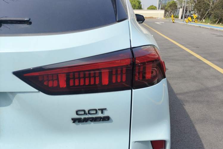 Used Wey Mocha 2021 2.0T Two-Wheel-Drive Ultra-Strong Version Right Rear Taillight