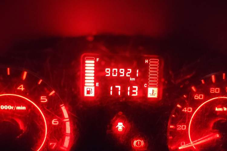 Used Wuling Hongguang V 2022 1.5L Jingqu Edition Enclosed-Window Vehicle with Hydraulic Power Steering LAR