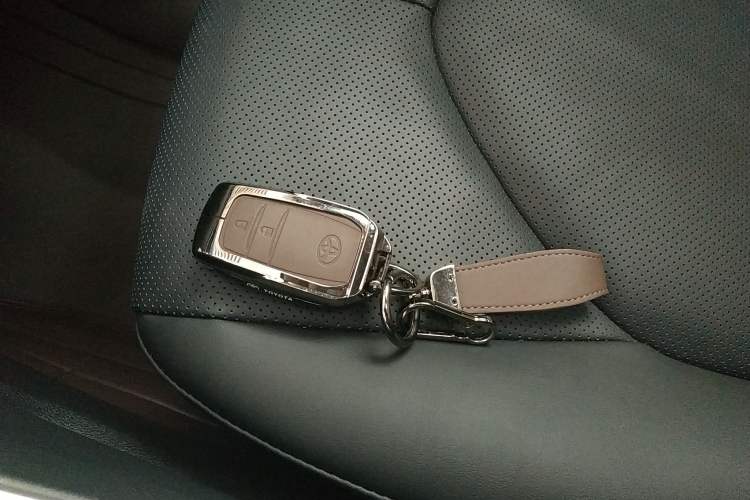 Used Toyota Highlander 2026 Model 2.5L Intelligent Electric Hybrid Dual-Engine Two-Wheel-Drive Luxury Edition 7-seater