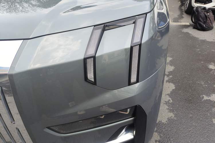 Used Zeekr 009 2024 Six-Seat Executive Version 4WD 108 kWh Left Front Headlight