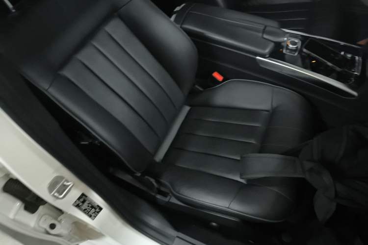 Used Mercedes-Benz E-Class 2015 Revised E 260 L Sporty and Stylish Edition
