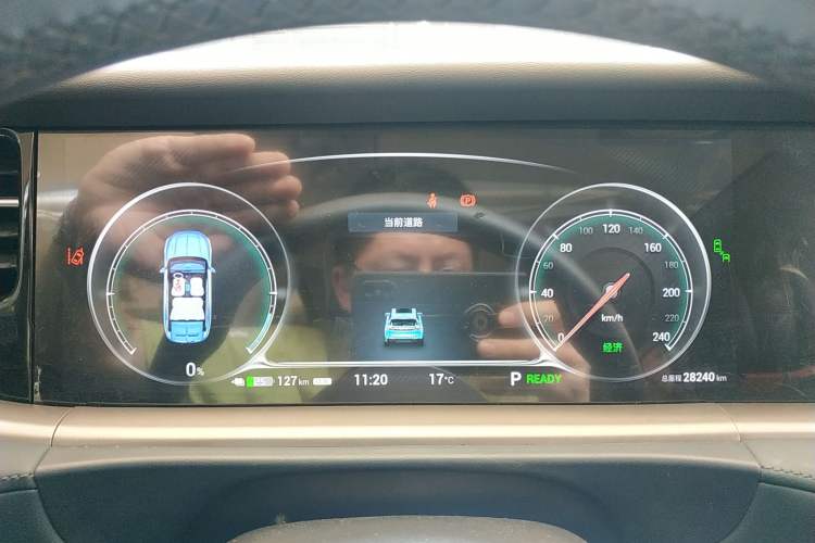 Used VOYAH FREE 2021 Two-Wheel Drive Standard Pure Electric City Edition Instrument Cluster