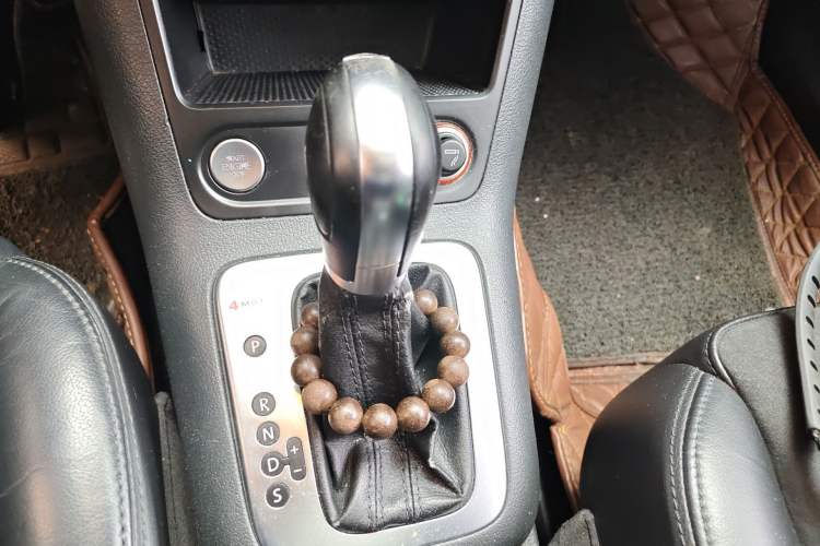 Used Volkswagen Tiguan 2012 2.0 TSI Automatic All-Wheel Drive Flagship Edition Gear Lever