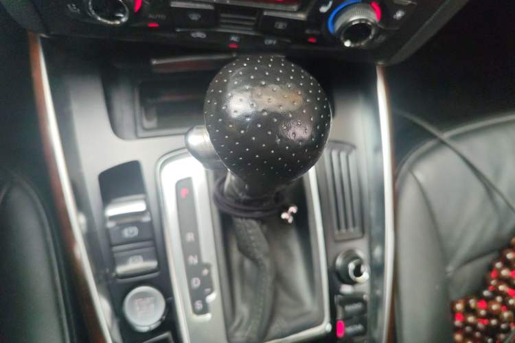 Used Audi Q5 2011 2.0TFSI Comfort Version Gear Lever