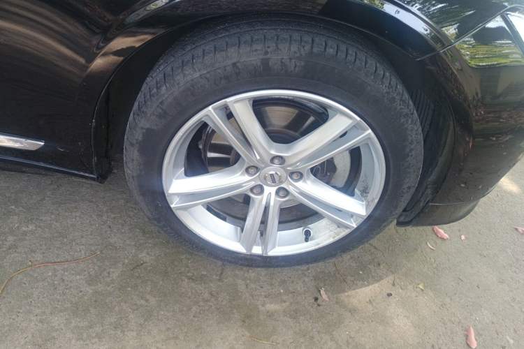 Used Volvo S90 2020 T5 Zhiyi Luxury Edition Right Front Wheel Hub