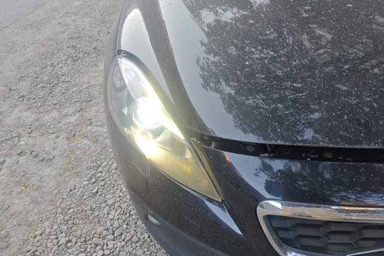 Used Volvo V40 2014 Cross Country T5 AWD Smart Luxury Edition
