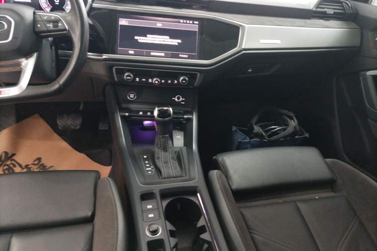 Used Audi Q3 2022 40 TFSI Fashion Dynamic Model
