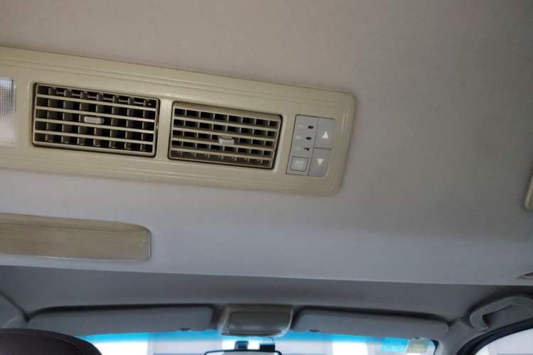 Used Jinbei Grace 2015 2.0L Classic Edition Basic Model Short Wheelbase 7-Seater