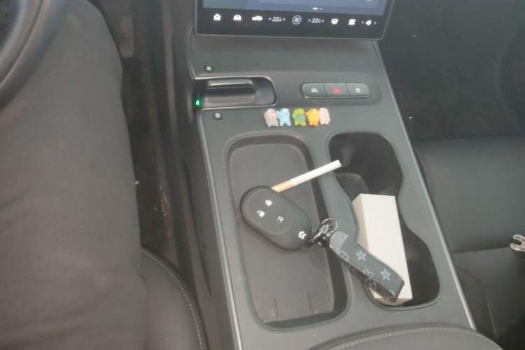 Used Nio ET5T 2023 75 kWh Touring Gear Lever