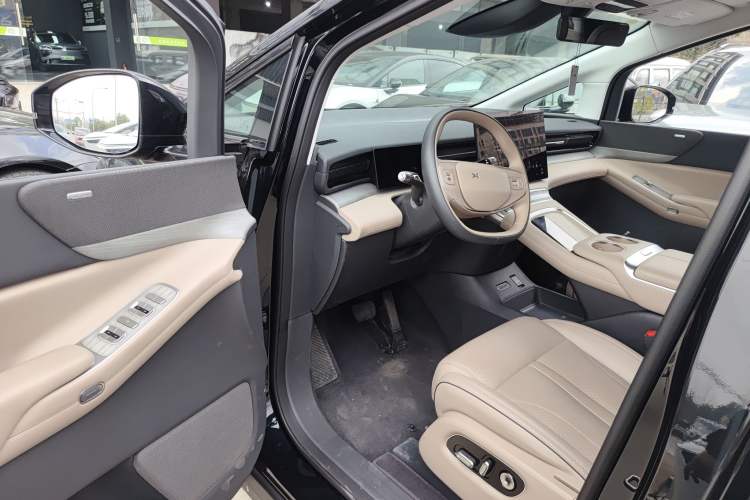 Used XPeng X9 2025 740 Ultra-Long Range Max