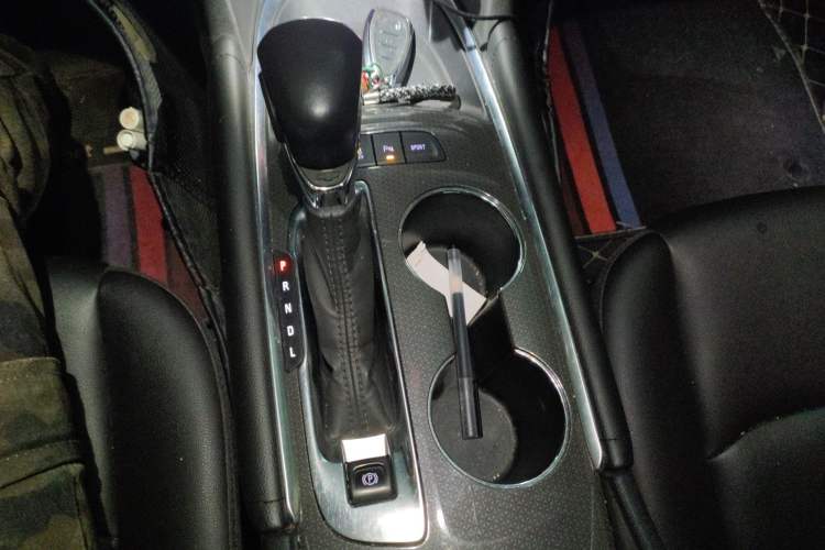 Used Chevrolet Malibu XL 2021 535T Automatic Sport Edition Gear Lever