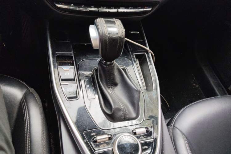 Used Soueast DX7 2019 1.5T Automatic Smart Connect Flagship Edition China VI Standard
