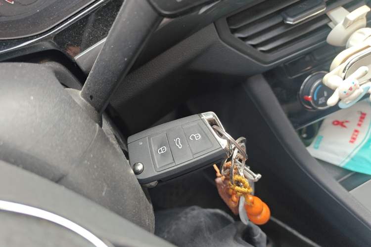 Used Volkswagen Bora 2019 1.5L Manual Comfort Version
