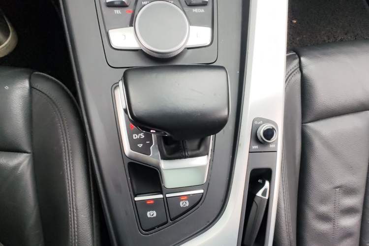 Used Audi A4L 2019 40 TFSI Fashion Edition China VI Emission Standard
