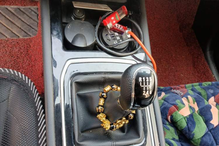 Used Dongfeng Fengon 580 2021 ☆ Star Edition 1.5T Manual Luxury Version Gear Lever