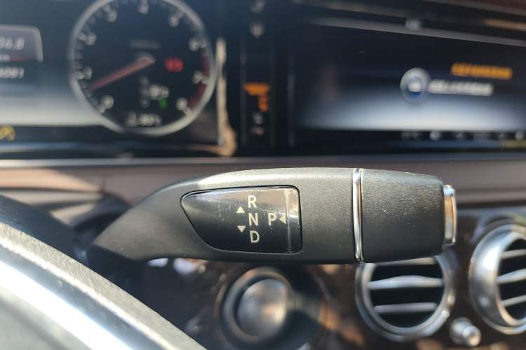 Used Mercedes-Benz S-Class 2016 S 320 L Business Model
