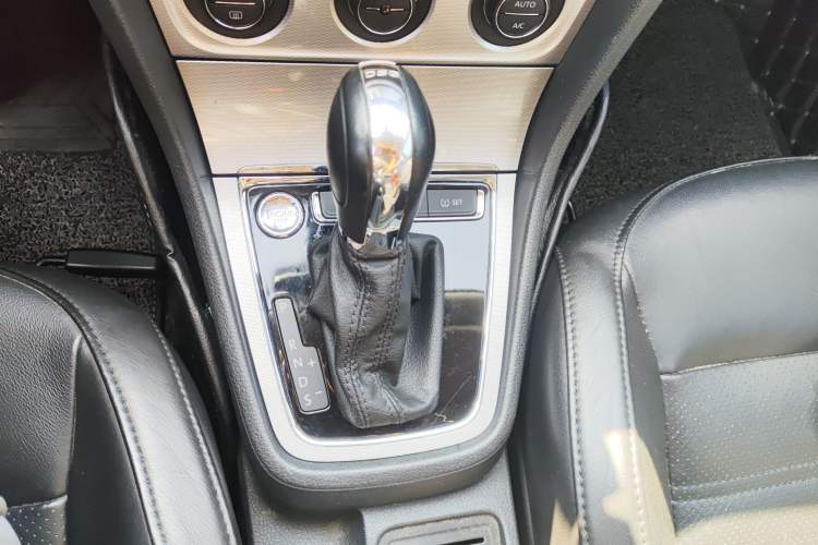 Used Volkswagen Gran Lavida 2013 1.4 TSI Automatic Luxury Model