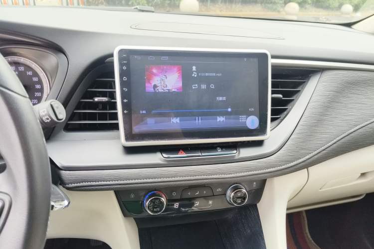 Used Buick GL6 2018 18T 6-Seater Elite Model Audio And AC Panel